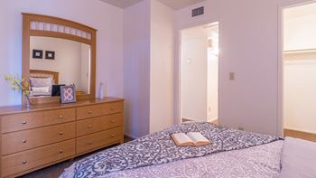 Cantera spacious bedrooms with drawers